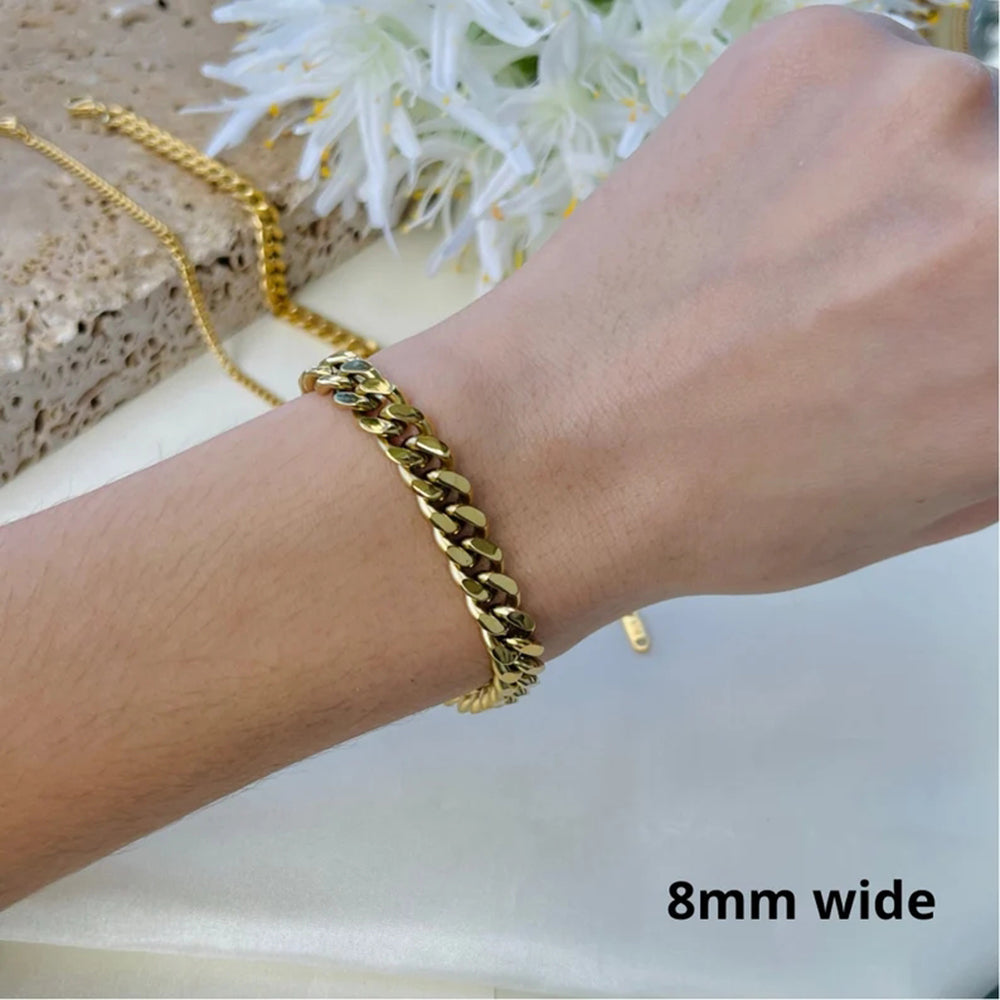 Thin gold bracelet chains